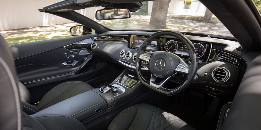 Интерьер Mercedes-Benz S500 Cabriolet 2016 года  (AU) (фото 9 из 24)